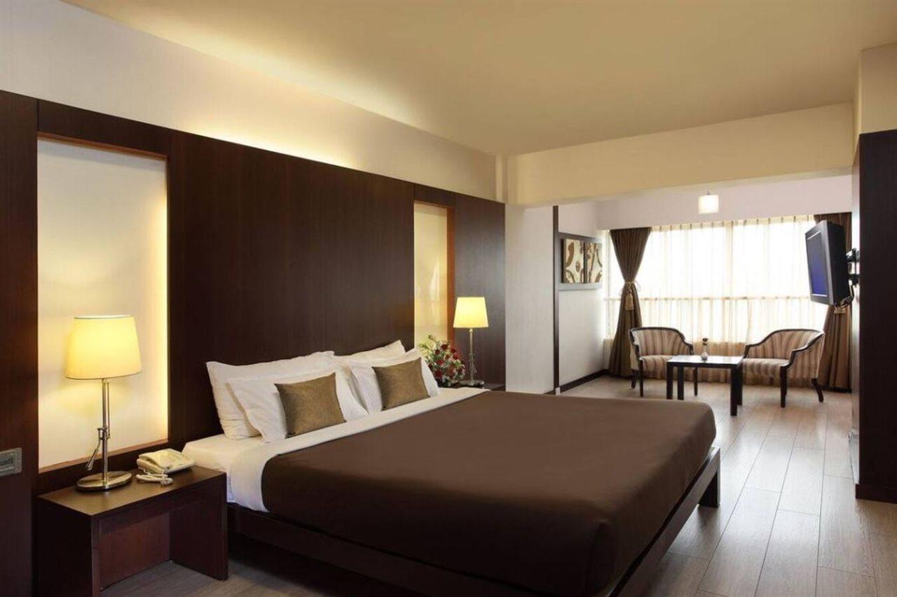Aurora Towers 4* Pune