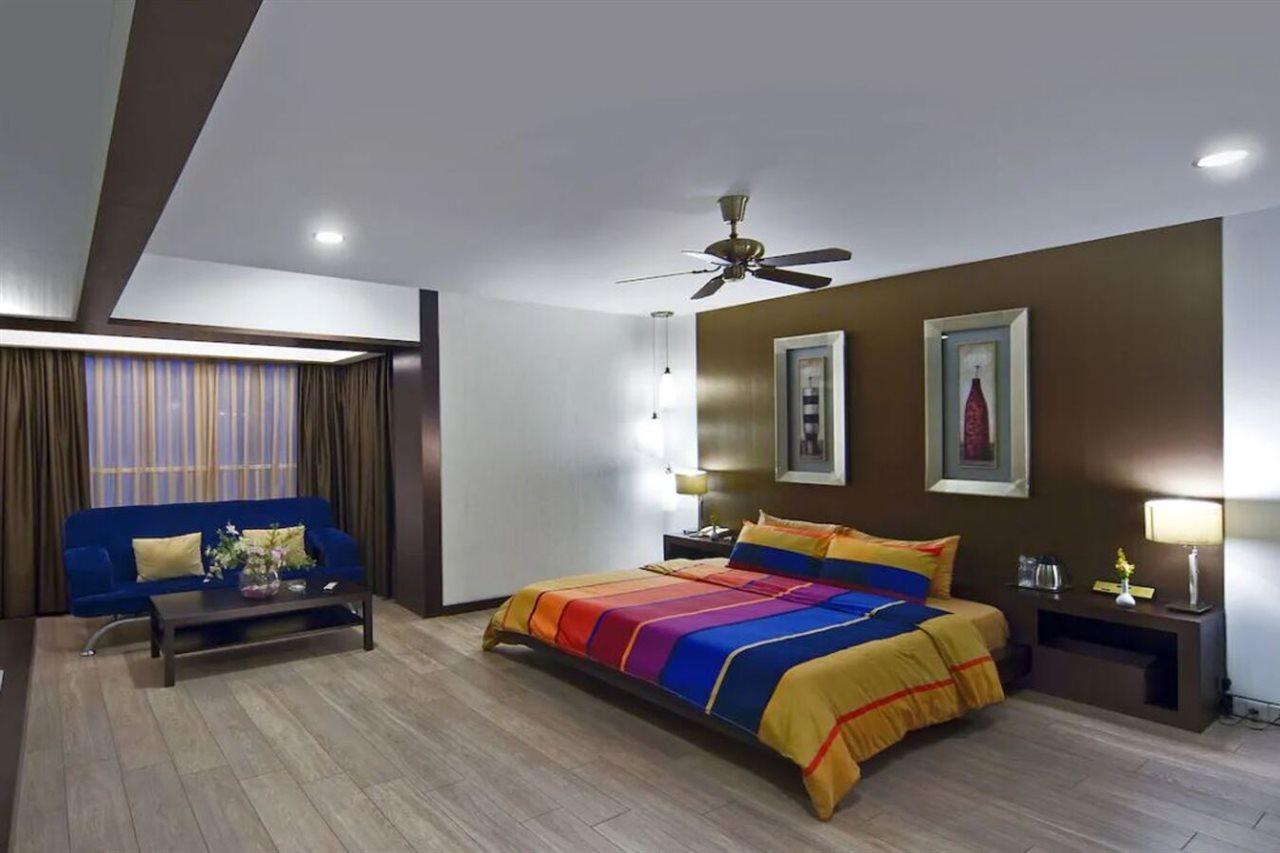 Hotel Aurora Towers Pune