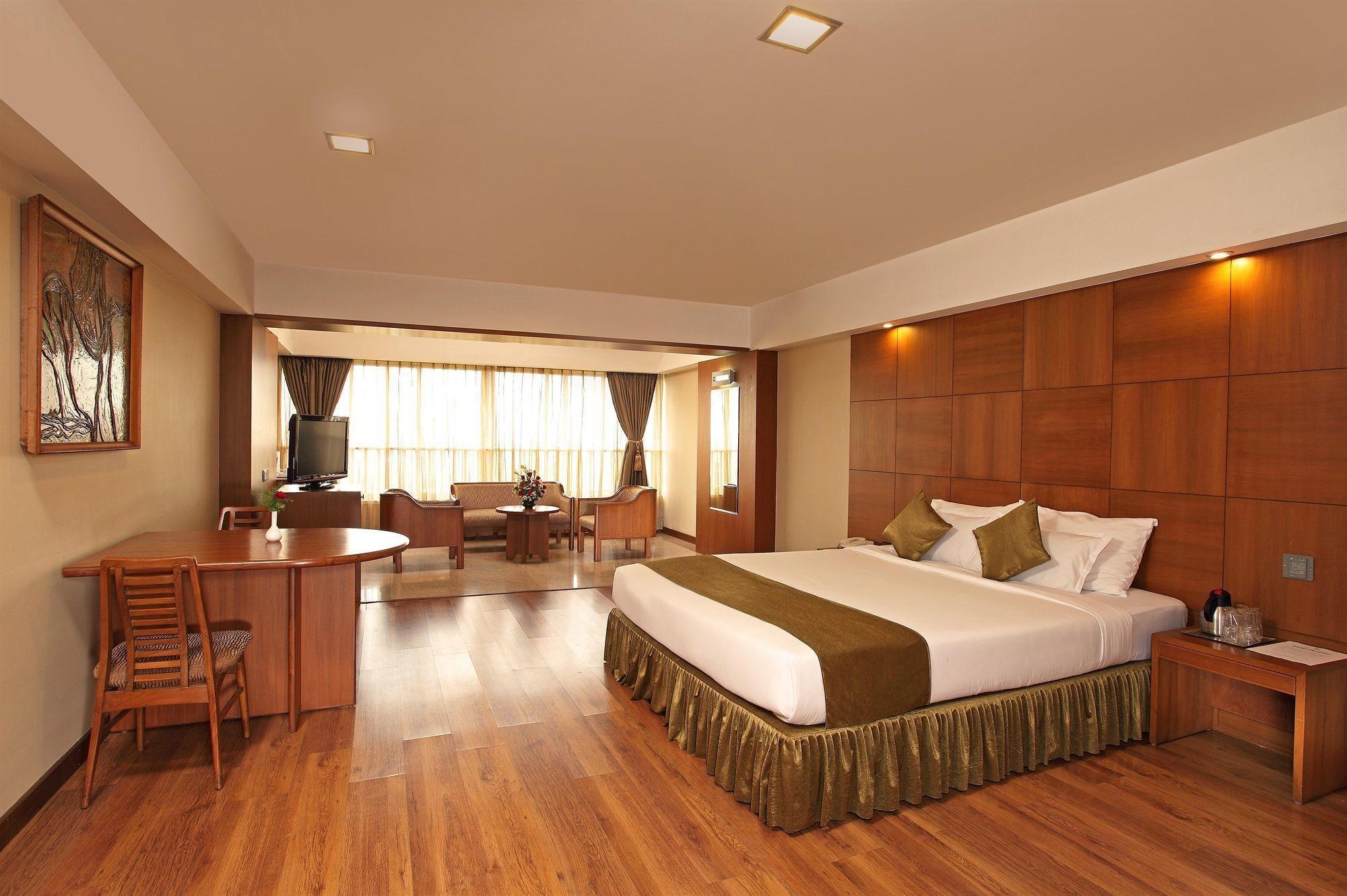 Aurora Towers Hotel 4*