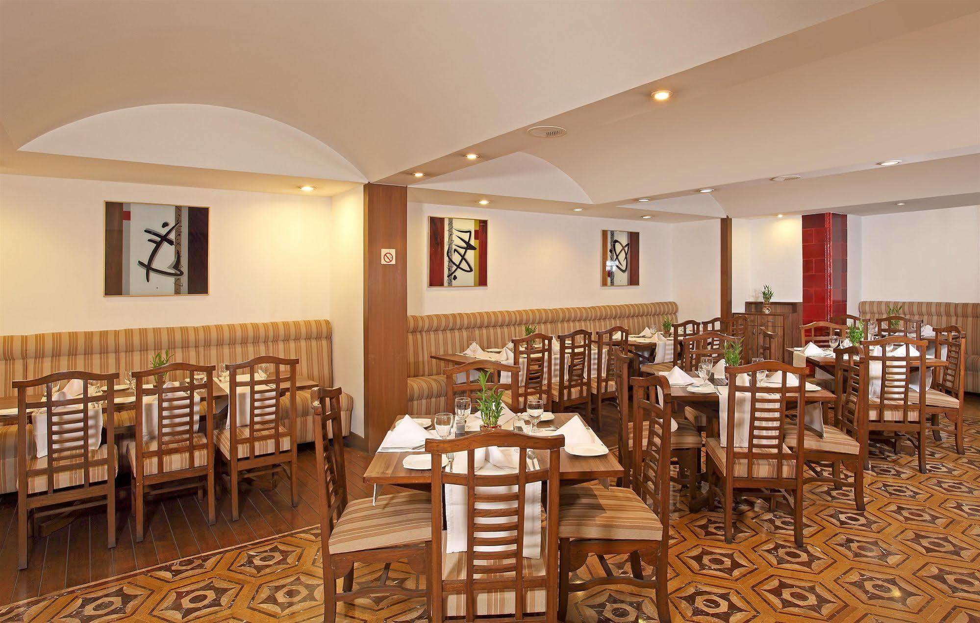 Hotel Aurora Towers 4*