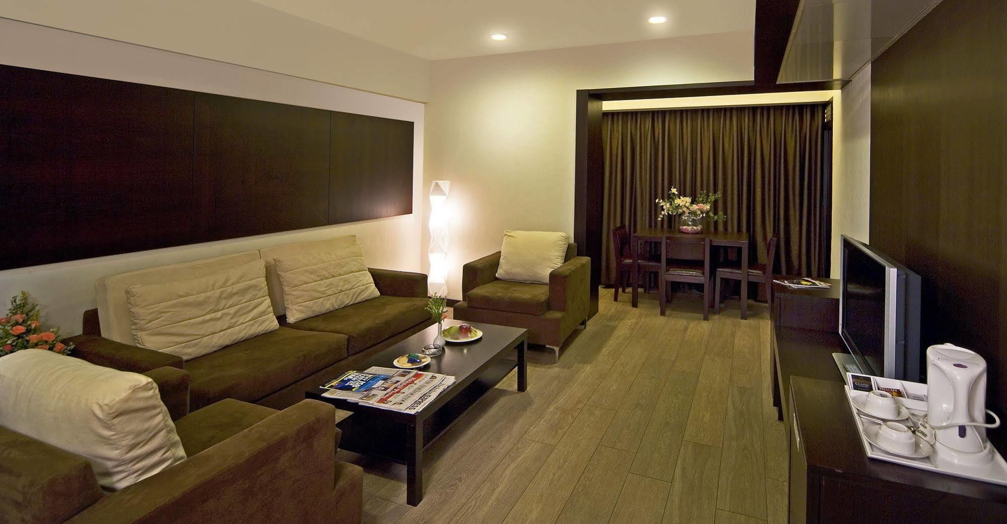 Hotel Aurora Towers 4*