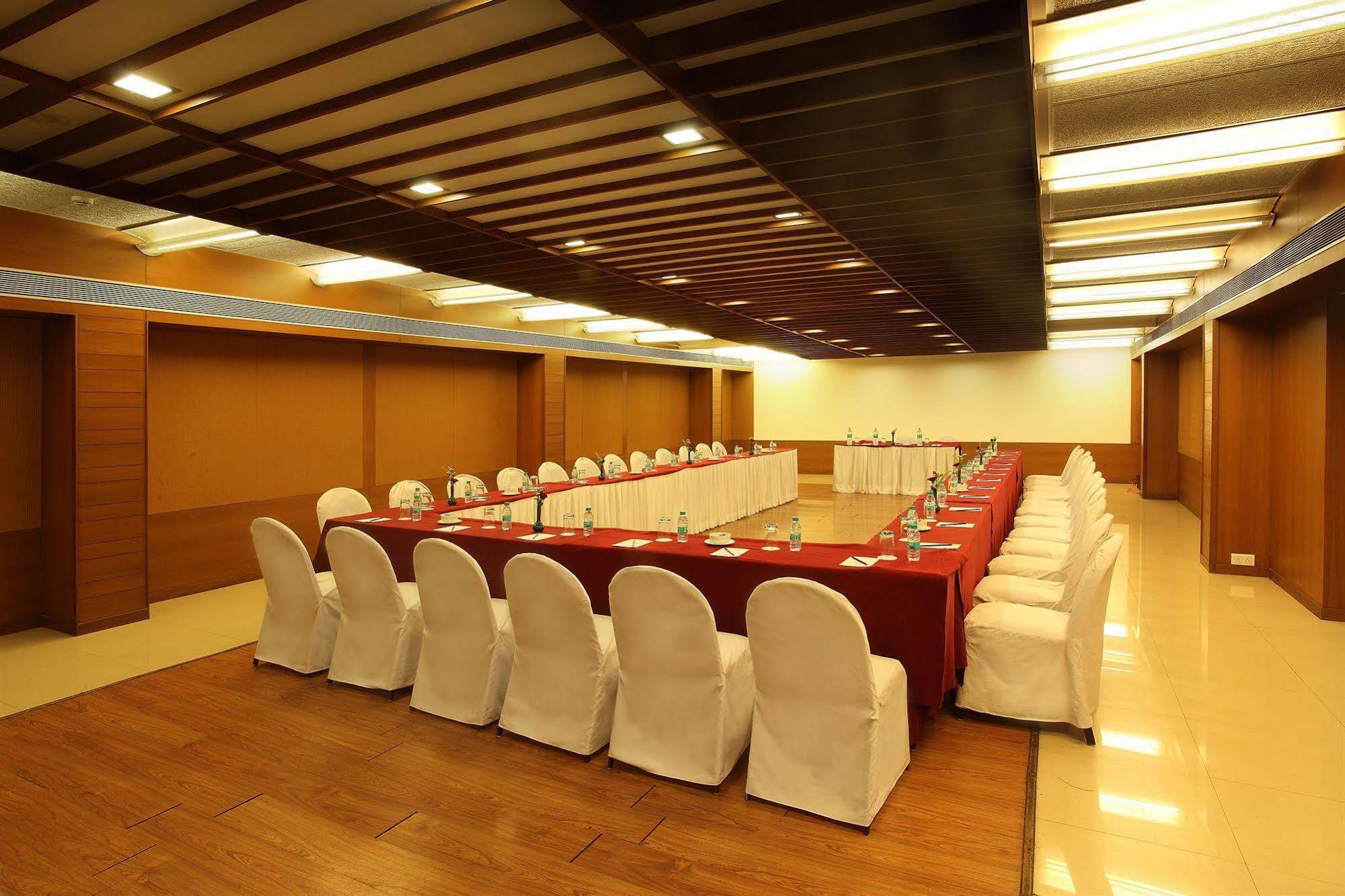 Aurora Towers Hotel