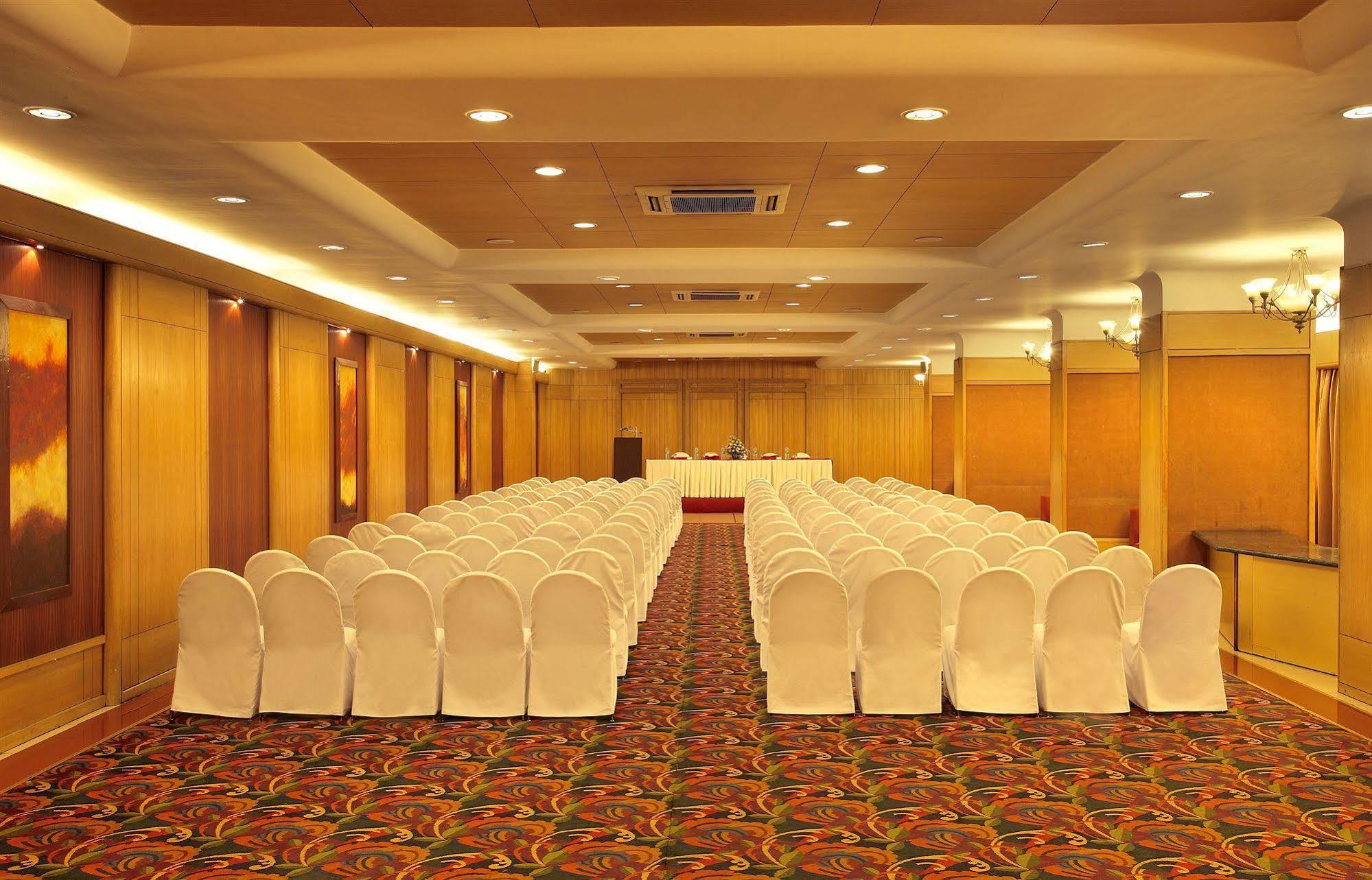 Aurora Towers 4* Pune