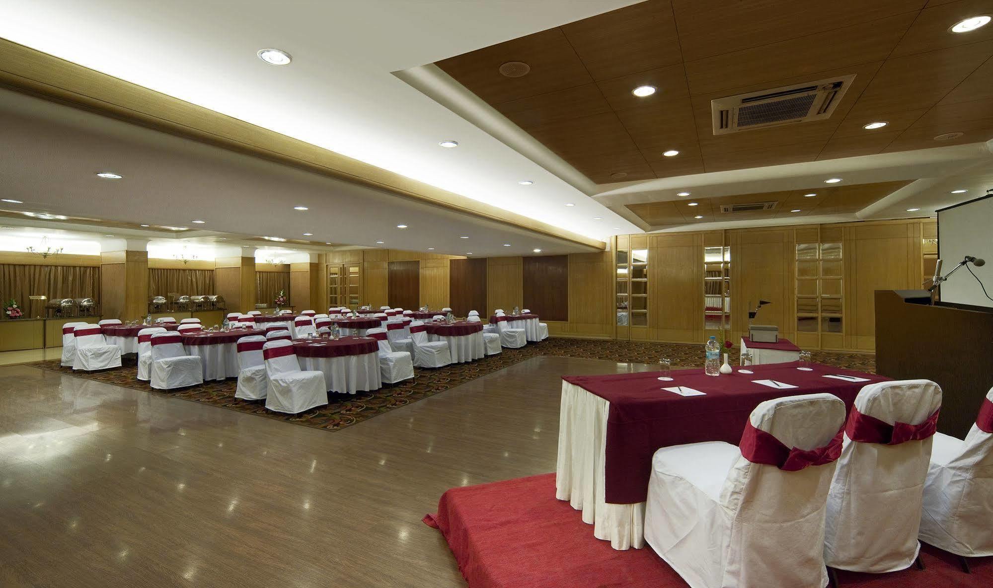 Aurora Towers Hotel Pune