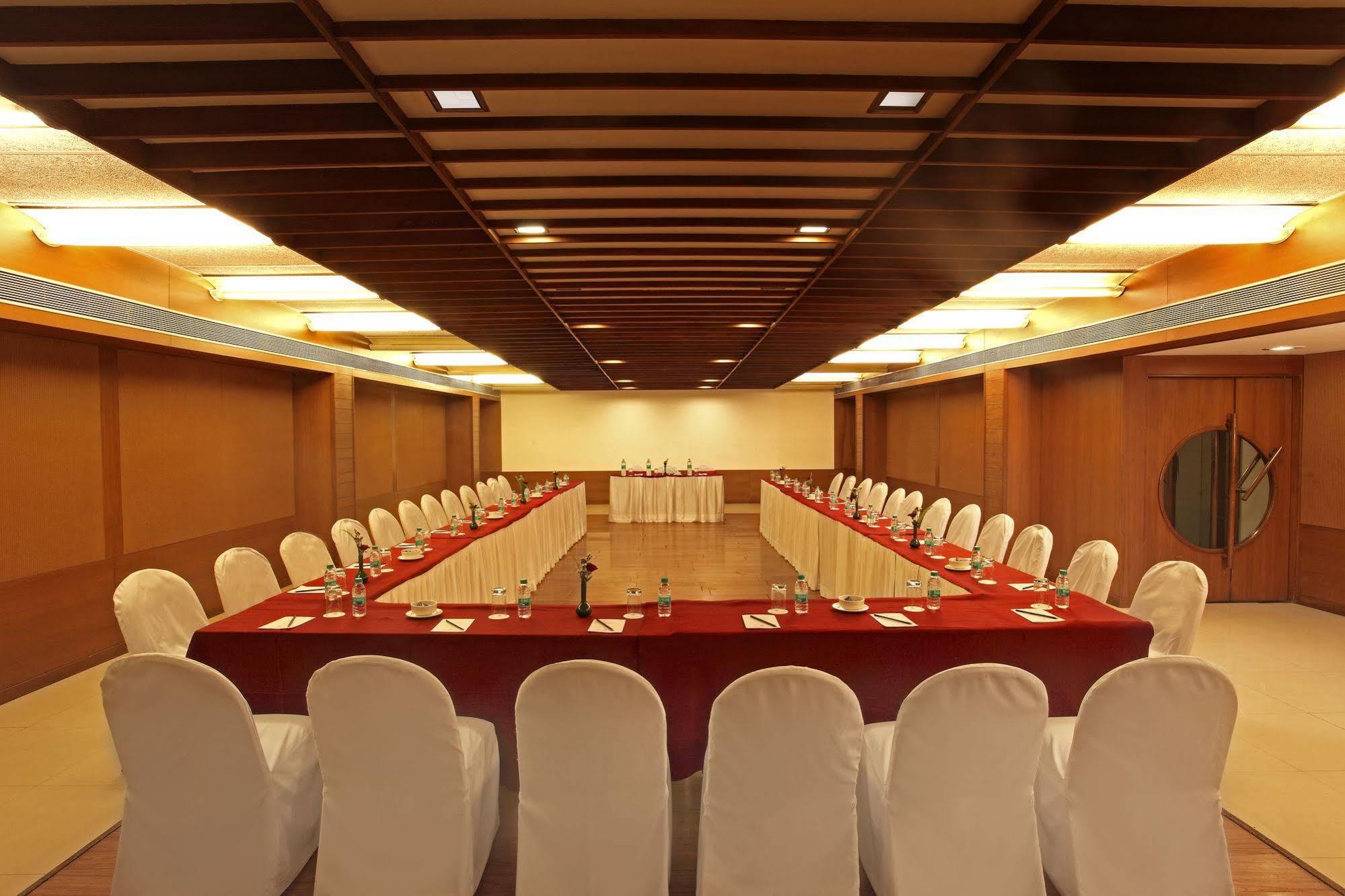 Hotel Aurora Towers 4*